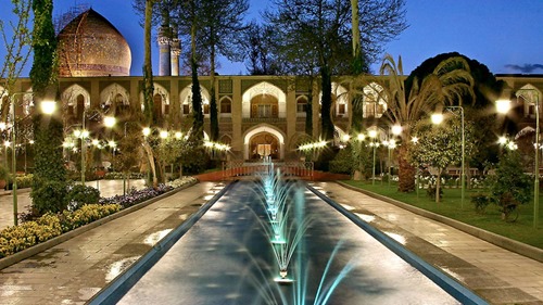 Fountains in the Abbasi Hotel courtyard