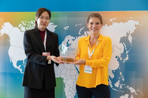 INNOPOLIS Korea Innovation Foundation receive first prize from IASP CEO Ebba Lund
