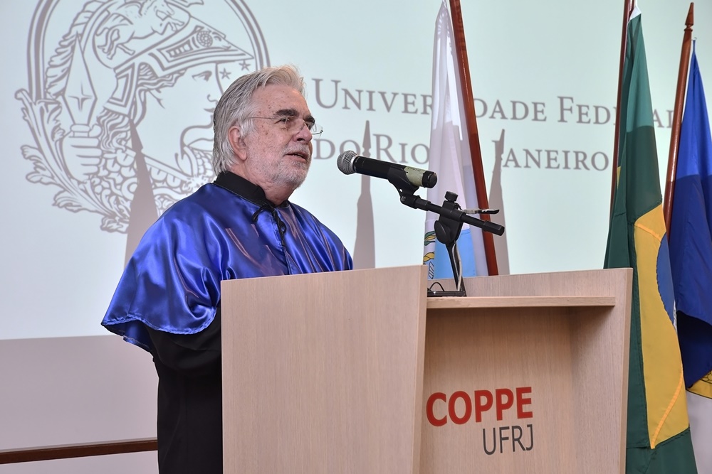Mauricio Guedes speaks at the Honorary Doctorate ceremony