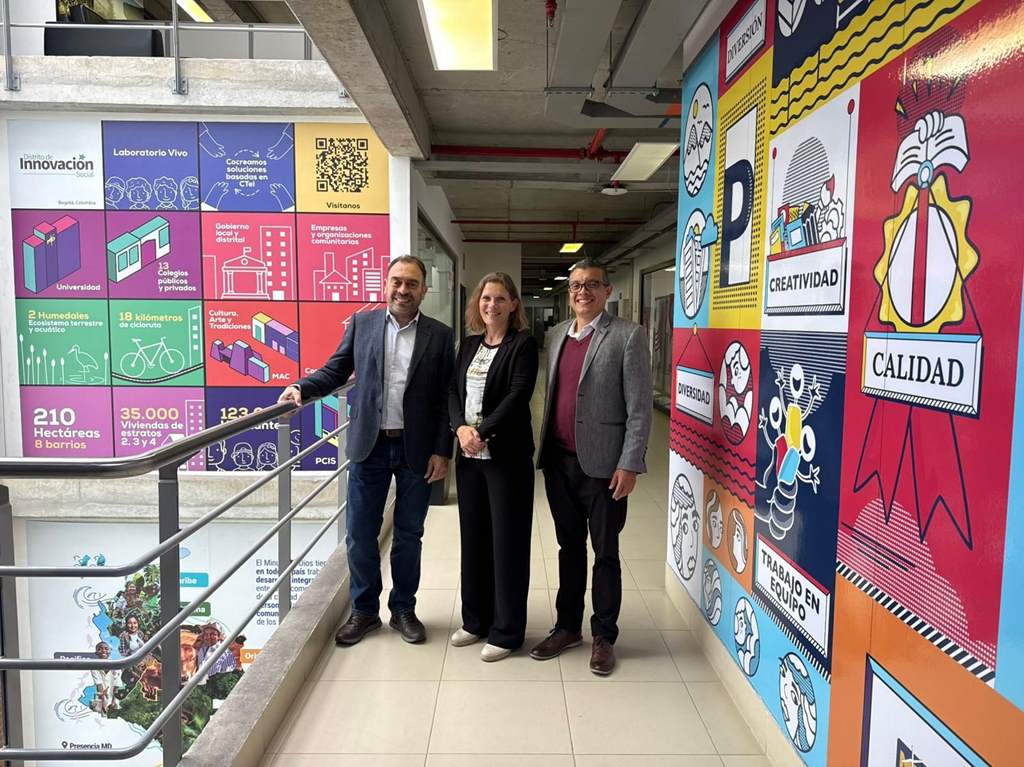 Rector Juan Fernando Pacheco Duarte, Jairo Alberto García Riveros Director of Business Affairs and IASP CEO Ebba Lund