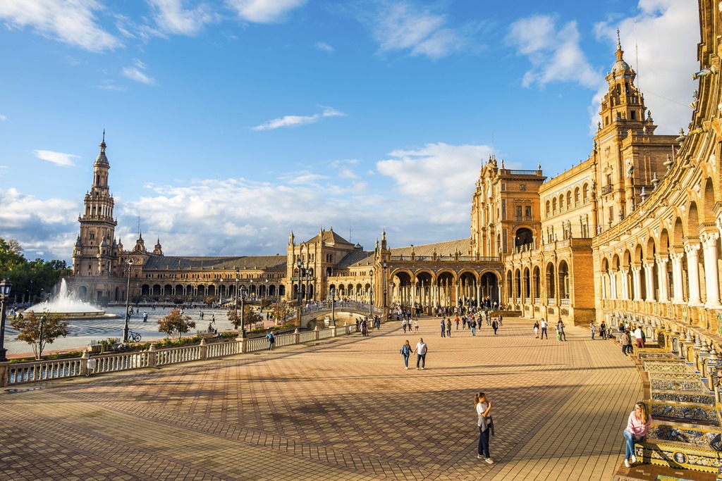 Seville's Plaza de España