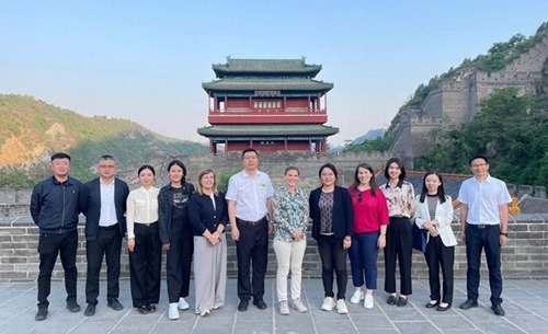 The trip by the IASP team included a visit to the Juyongguan Great Wall.