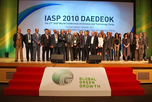 Pepe Pérez Palmis (far left) at the 2010 IASP World Conference in Daedeok, South Korea