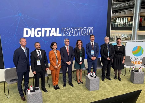 Cristina Andres (Parke Euskadi) and other representatives from the first 50 SDG Model Zones