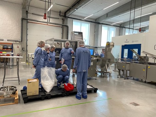 Lab-tech students in labs at the Science Park University of Antwerp