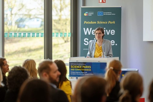 Agnes von Matushka opening at Potsdam International Forum ©sevensmaltry