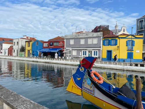 A sunny day in colourful Aveiro