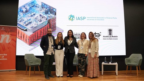 Carlos Franco, Adriana Ferreira, Janelle Castrellon, Ebba Lund and Carolina Salazar