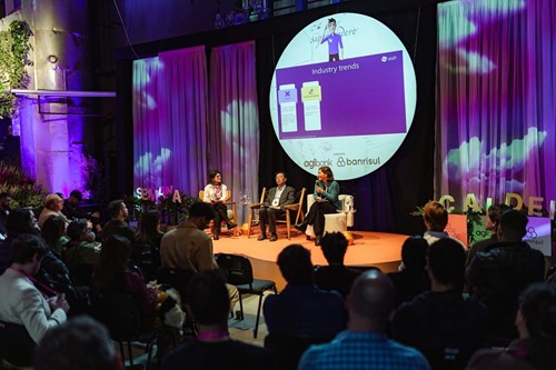 Flavia Fiorin, Herbert Chen and Ebba Lund speaking at panel, Semana Caldeira 