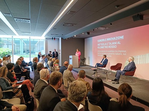 European Parliament President Roberta Metsola addresses audience at Kilometro Rosso