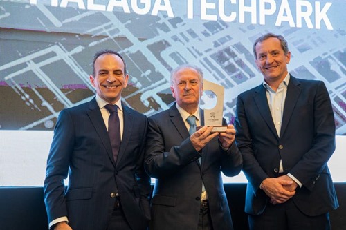 Felipe Romera awarded with Premio Ingenia at Foro Telcos