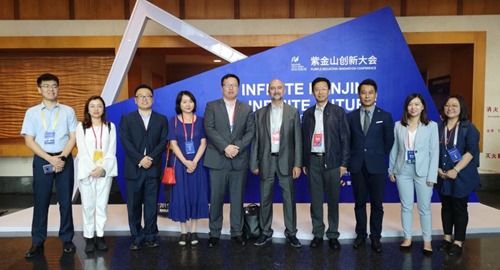 Luis Sanz and Herbert Chen with colleagues from Chinese science parks