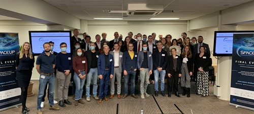 Group picture at the SpaceUp final event