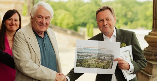 Prof. Hasso Plattner and University of Potsdam President Oliver Günther with a draft of the new university campus