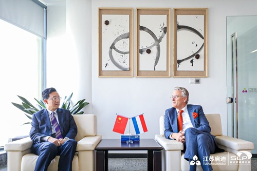 Herbert Chen with the Dutch ambassador