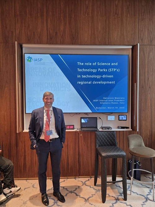 IASP International President Salvatore Majorana presentation at IEEE Central European AI Summit in Budapest