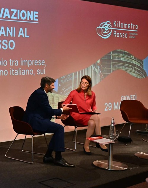 IASP VP Salvatore Majorana shares report with EP President Roberta Metsola