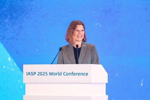 IASP CEO Ebba Lund delivering welcome remarks