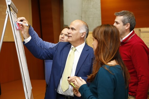 Immediate IASP Past President Josep Pique (second from left)