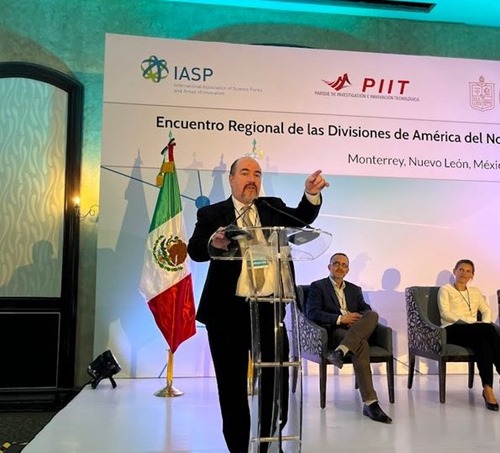José Alfredo Pérez Bernal, director of host PIIT Monterrey, welcomes international delegates
