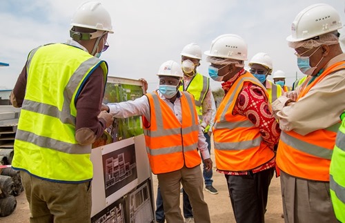 Konza CEO John Tanui explains the Data Centre to government officials