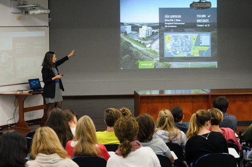 Presenting Tecnosinos to young students