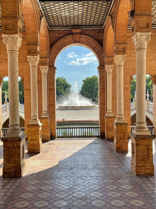 Another view of the Plaza de España