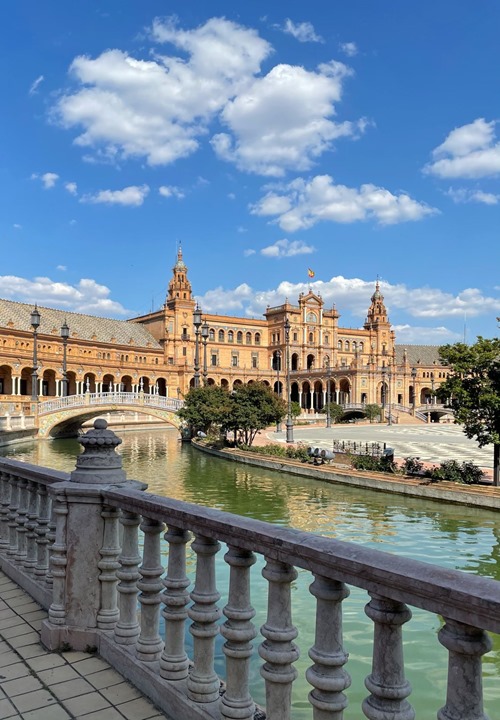 Seville's beautiful Plaza de España