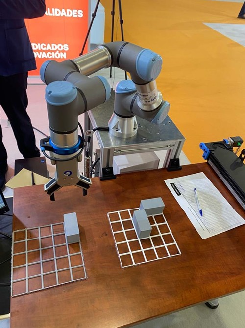 Robotic arm demonstration on display at Transfiere 2025