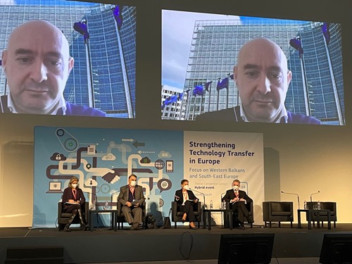 Alessandro Fazio moderating from Brussels